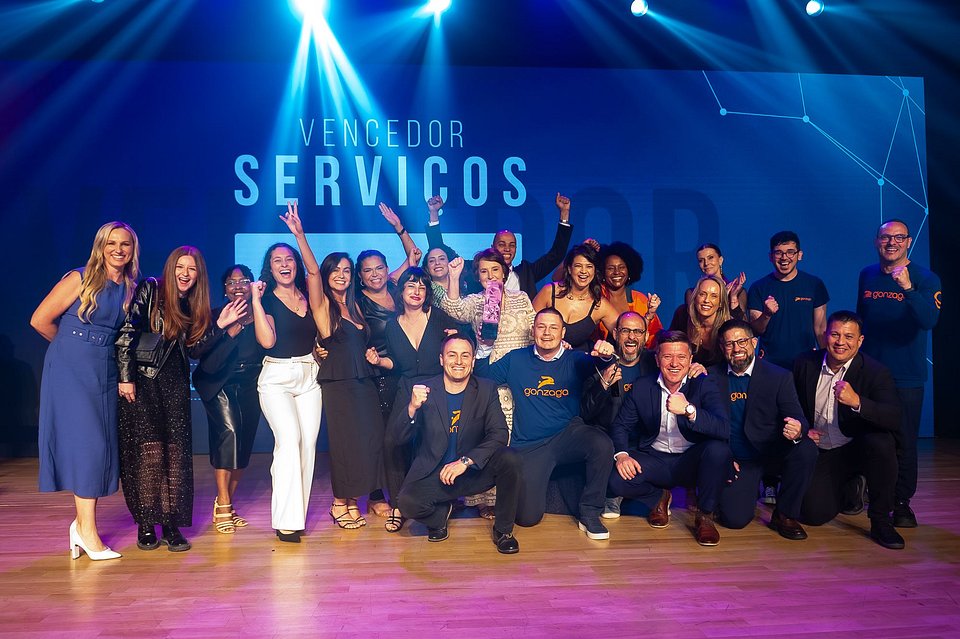 Imobiliária paranaense quebra paradigma e conquista, pela primeira vez, o Top de Marketing ADVB/PR